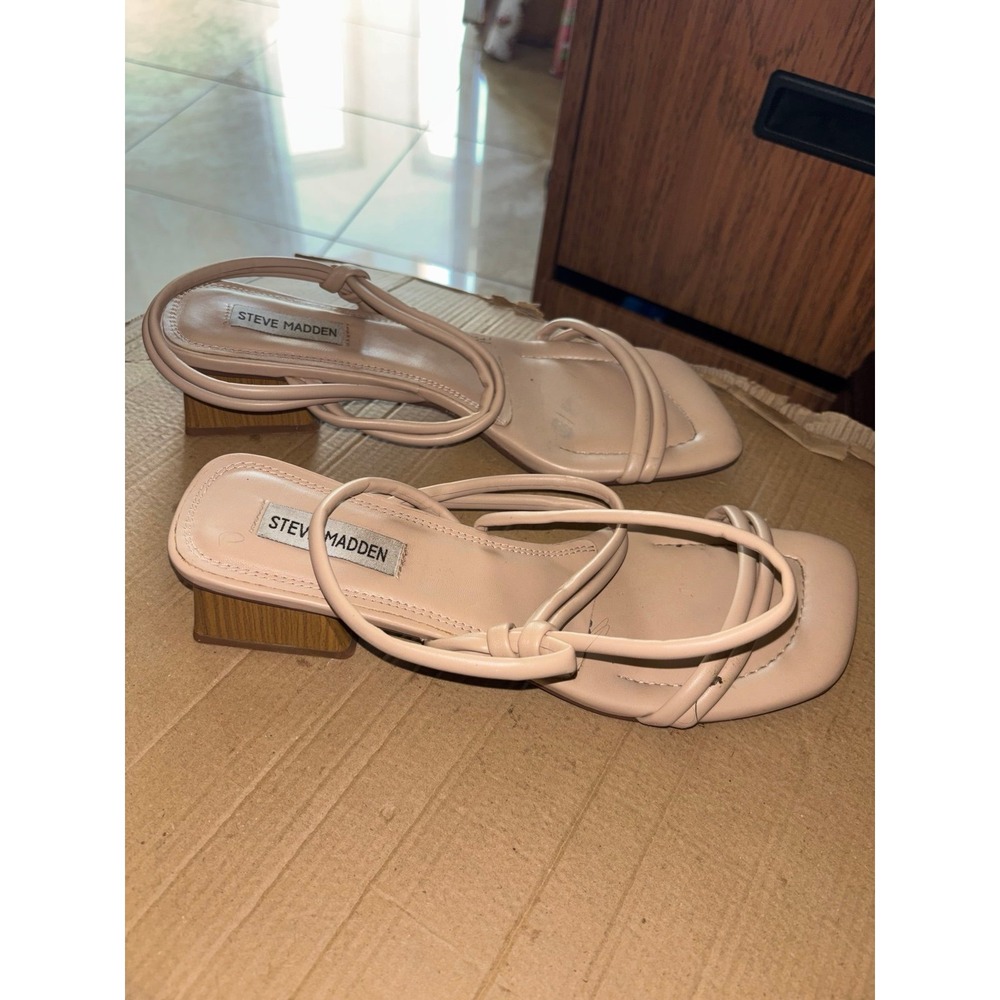 Sandal Steve Madden Beige US Size 9.5 M Never Worn